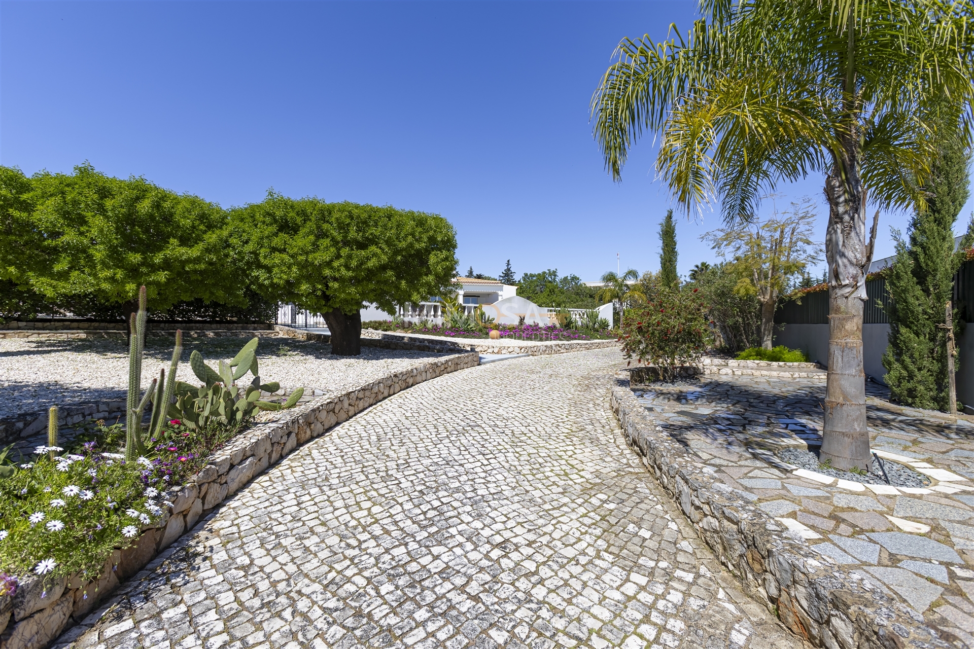 Villa in Penina - Image 2