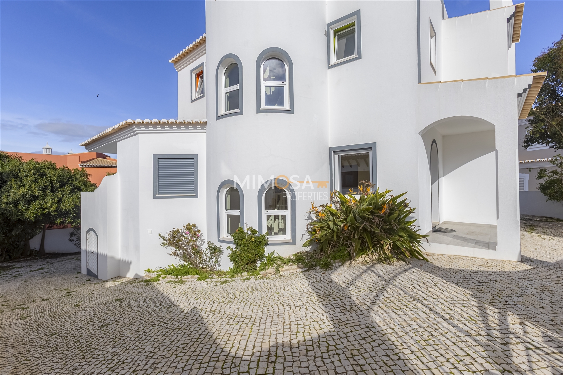 Villa in Lagos - Image 3