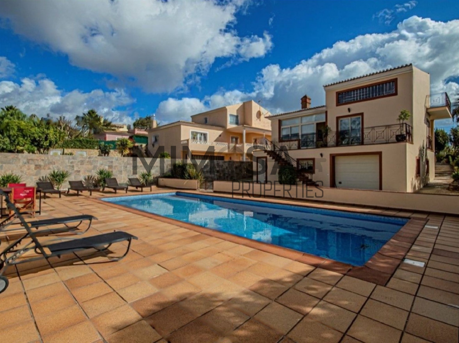 House in Montinhos da Luz - view 1